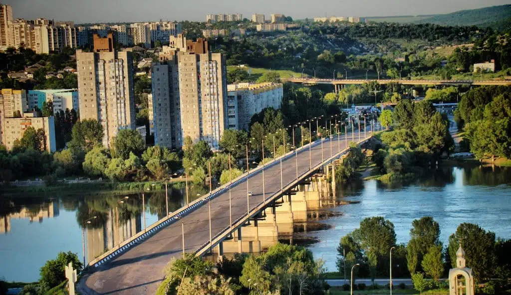 MateoReisen în Rezina – plecări sigure dintr-un oraș industrial spre Europa.